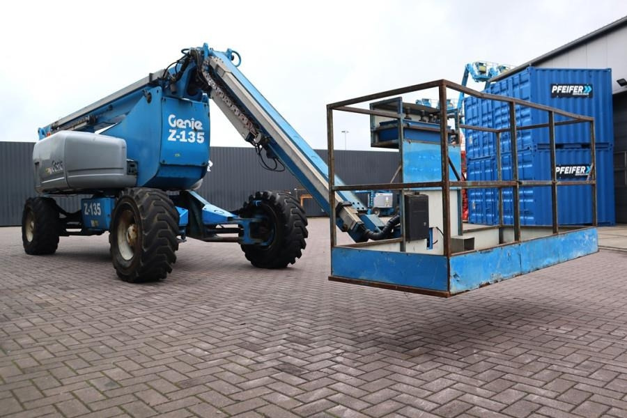 Leie Genie Z135/70 Diesel, 4x4x4 Drive, 43m Lifting Height, 2 Genie Z135/70 Diesel, 4x4x4 Drive, 43m Lifting Height, 2: bilde 8 Leie Genie Z135/70 Diesel, 4x4x4 Drive, 43m Lifting Height, 2 Genie Z135/70 Diesel, 4x4x4 Drive, 43m Lifting Height, 2: bilde 8