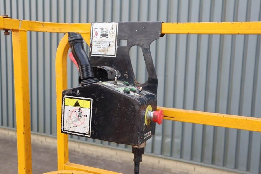 Haulotte Compact 12 Electric, 12m Working Height, 300kg Cap - Sakselift: bilde 4 Haulotte Compact 12 Electric, 12m Working Height, 300kg Cap - Sakselift: bilde 4