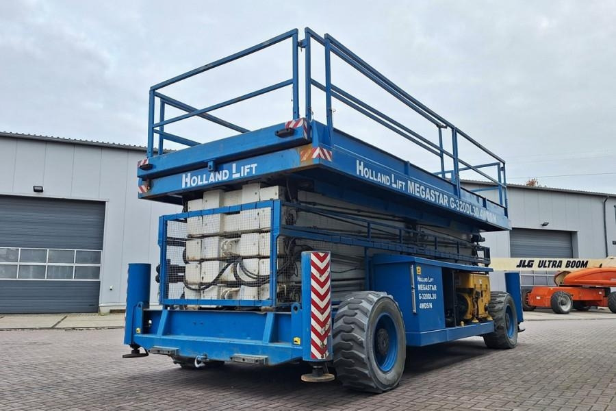 Holland Lift Megastar G320DL30 4WDS/N Diesel, 4x4x4 Drive, 34m - Sakselift: bilde 2 Holland Lift Megastar G320DL30 4WDS/N Diesel, 4x4x4 Drive, 34m - Sakselift: bilde 2