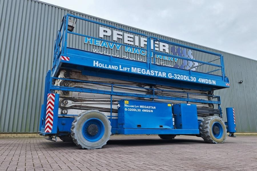 Holland Lift Megastar G320DL30 4WDS/N Diesel, 4x4x4 Drive, 34m - Sakselift: bilde 1 Holland Lift Megastar G320DL30 4WDS/N Diesel, 4x4x4 Drive, 34m - Sakselift: bilde 1