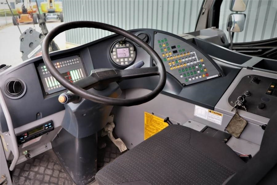 Liebherr LTM1050-3.1 6x4 Drive And 6-Wheel Steering, 50t Ca - Allterrengkran: bilde 4 Liebherr LTM1050-3.1 6x4 Drive And 6-Wheel Steering, 50t Ca - Allterrengkran: bilde 4
