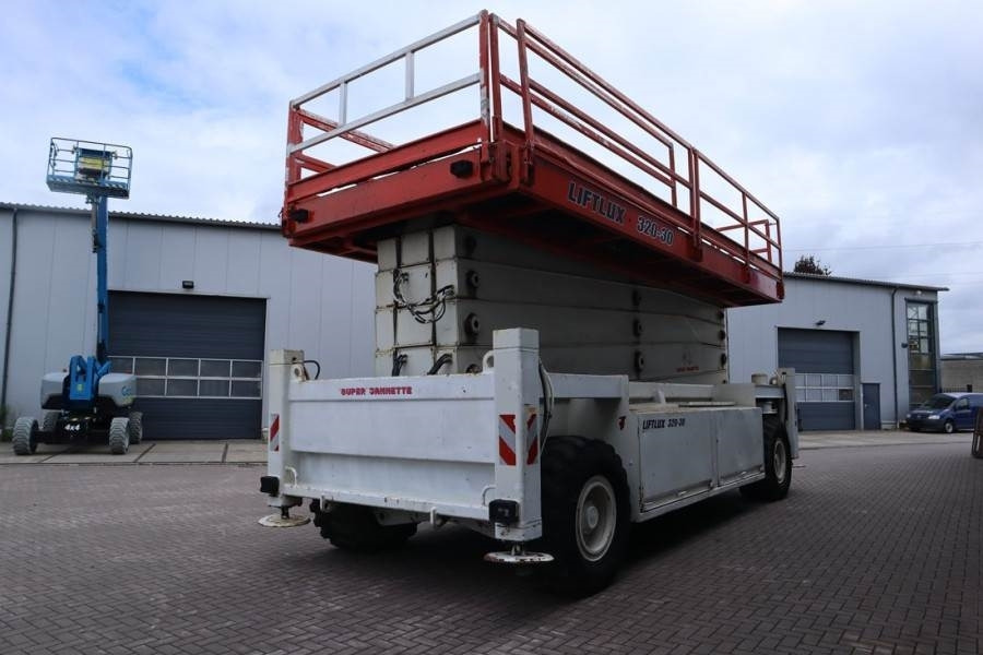 Liftlux SL320-30DS Diesel, 4x4 Drive, 34m Working Height, - Sakselift: bilde 2 Liftlux SL320-30DS Diesel, 4x4 Drive, 34m Working Height, - Sakselift: bilde 2