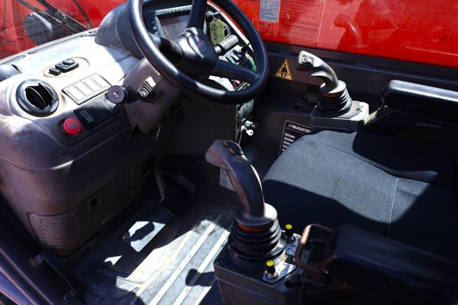 Manitou MRT3050 PRIVILEGE Diesel, 4x4 Drive And 4-Wheel St - Teleskoplastere: bilde 4 Manitou MRT3050 PRIVILEGE Diesel, 4x4 Drive And 4-Wheel St - Teleskoplastere: bilde 4