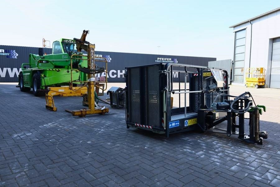 Merlo ROTO 40.26 MCSS Equipped With Various Attachments, - Teleskoplastere: bilde 5 Merlo ROTO 40.26 MCSS Equipped With Various Attachments, - Teleskoplastere: bilde 5