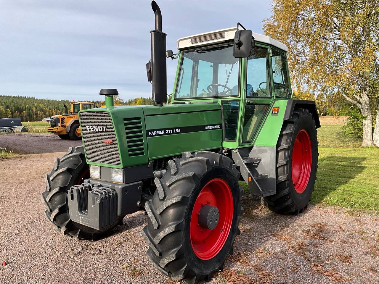 Fendt 311 LSA - Traktor: bilde 1 Fendt 311 LSA - Traktor: bilde 1