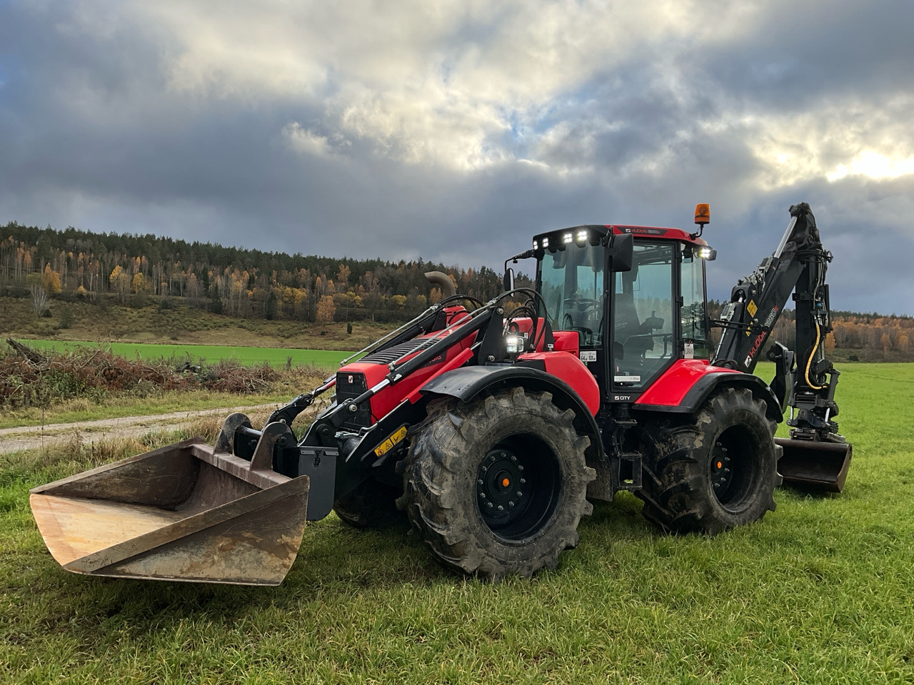 Huddig 1260E - Traktorgraver: bilde 1 Huddig 1260E - Traktorgraver: bilde 1