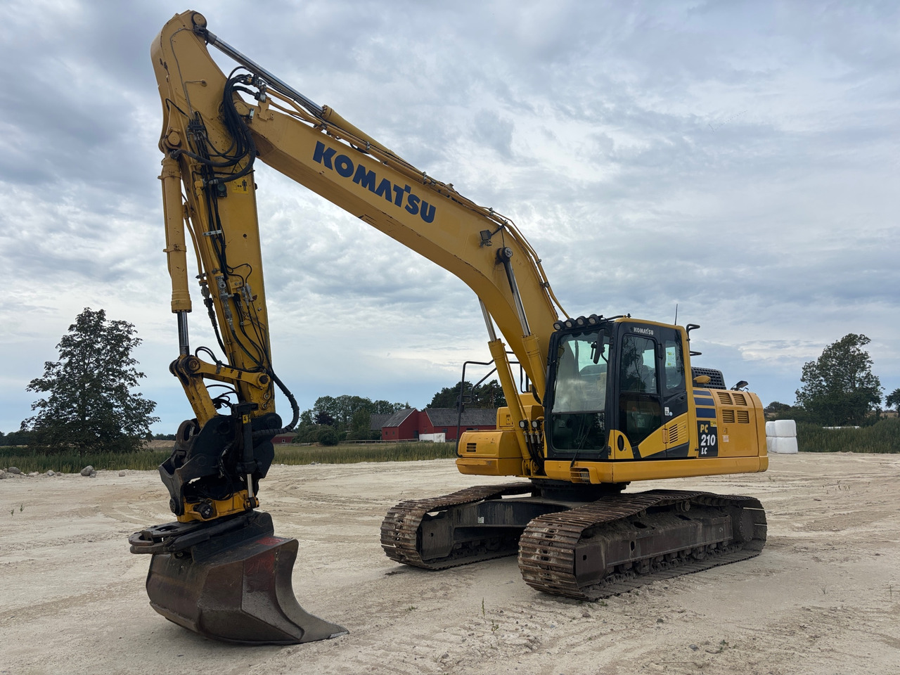 Komatsu PC210LC-11 - Gravemaskin: bilde 1 Komatsu PC210LC-11 - Gravemaskin: bilde 1