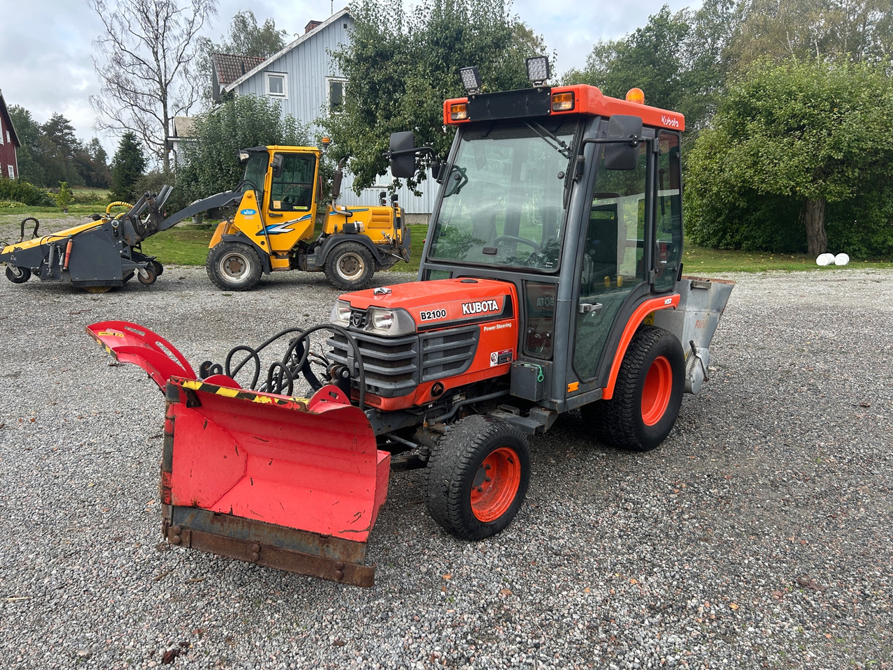 Kubota B2100 - Traktor: bilde 1 Kubota B2100 - Traktor: bilde 1
