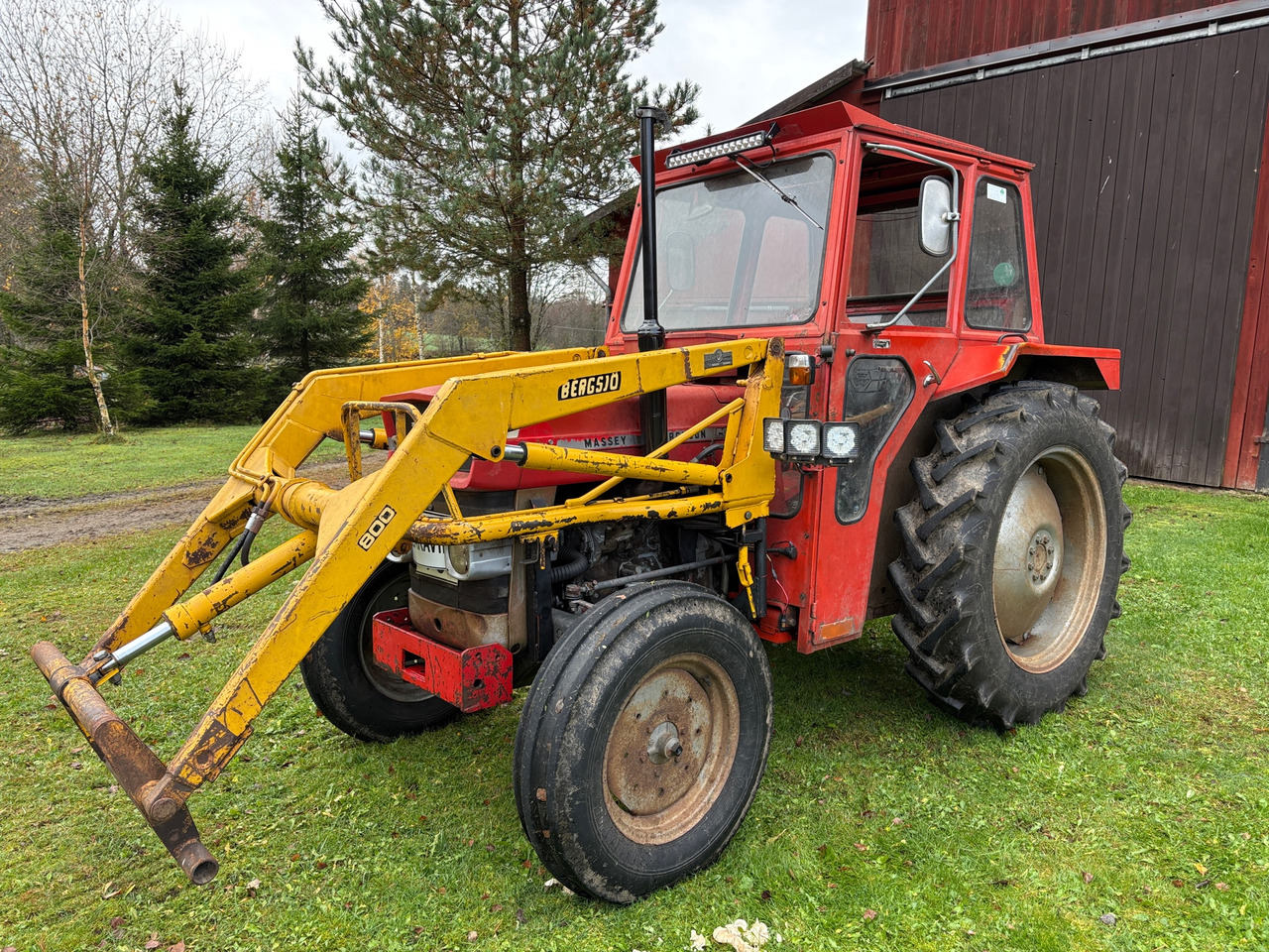 Massey Ferguson 135S - Traktor: bilde 1 Massey Ferguson 135S - Traktor: bilde 1