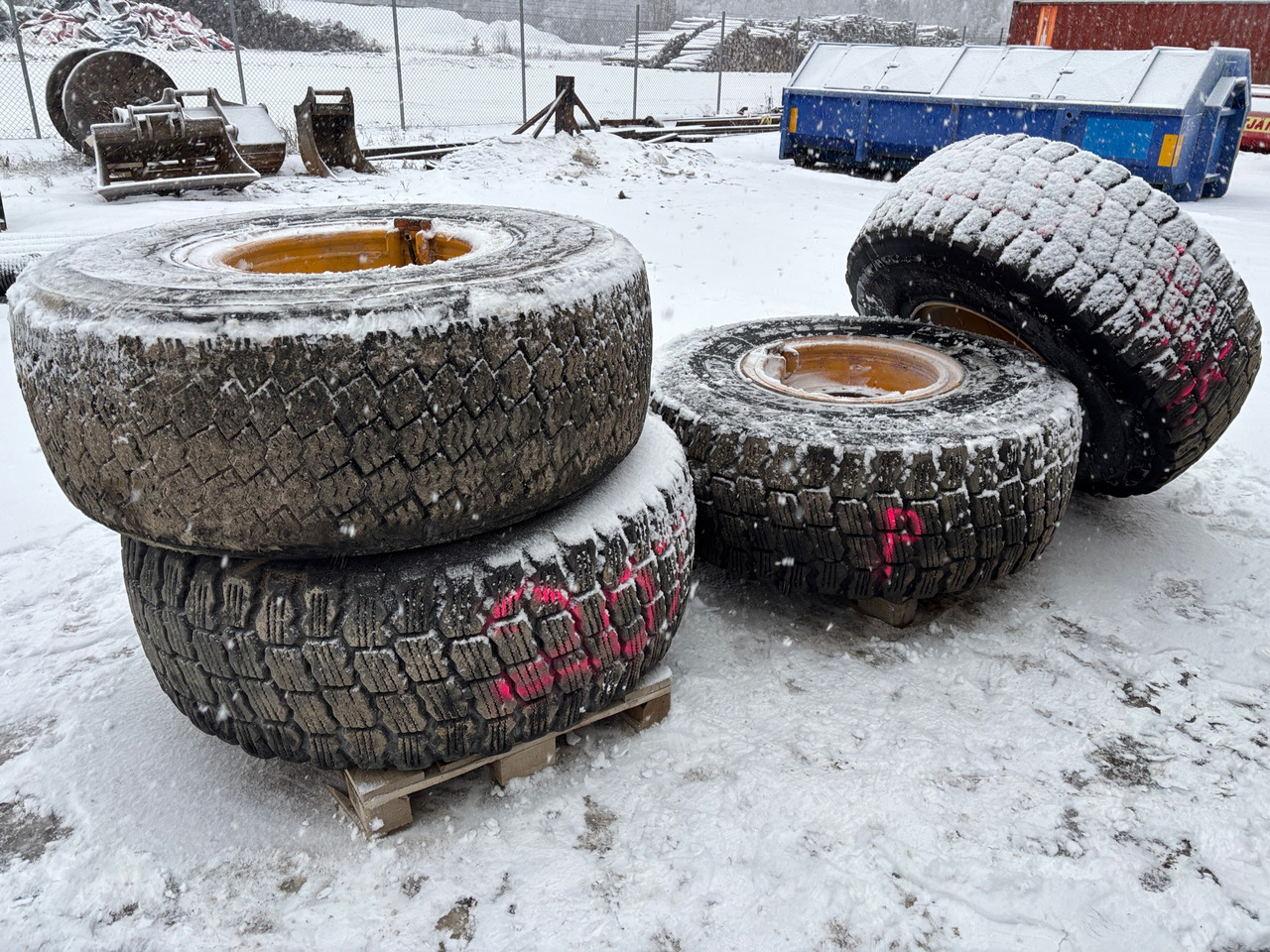 Michelin / Good Year - Dekk for Bygg og anlegg: bilde 1 Michelin / Good Year - Dekk for Bygg og anlegg: bilde 1