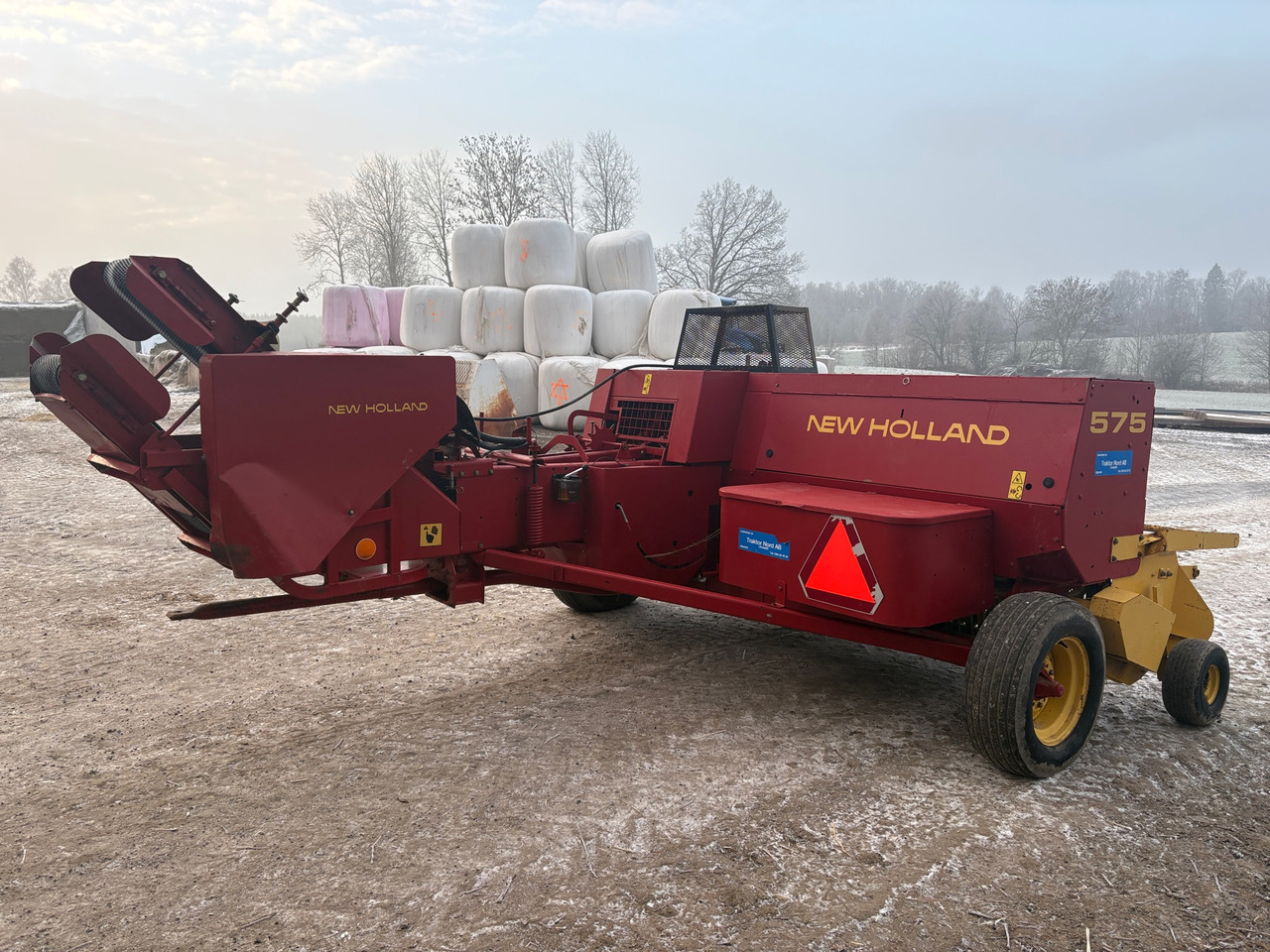 New Holland 575 - Rundballepresse: bilde 1 New Holland 575 - Rundballepresse: bilde 1