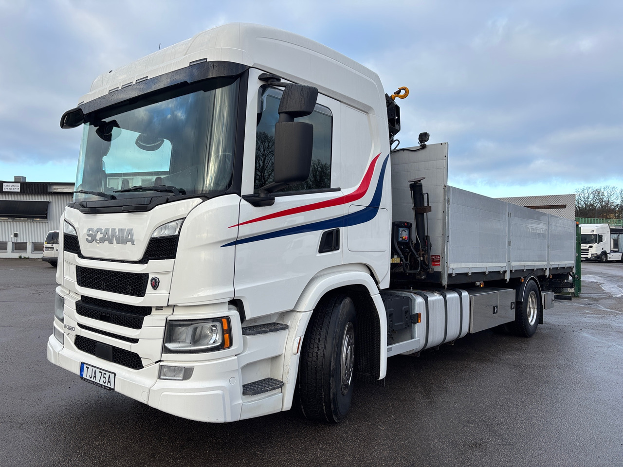 Scania P 320 4x2 - Kranbil: bilde 1 Scania P 320 4x2 - Kranbil: bilde 1
