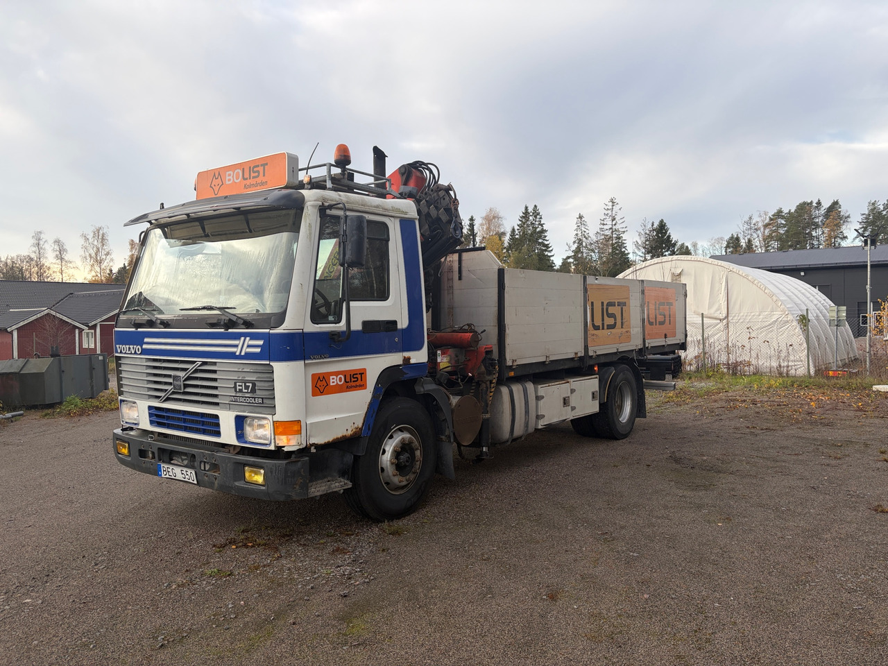 Volvo FL7 - Kranbil: bilde 1 Volvo FL7 - Kranbil: bilde 1