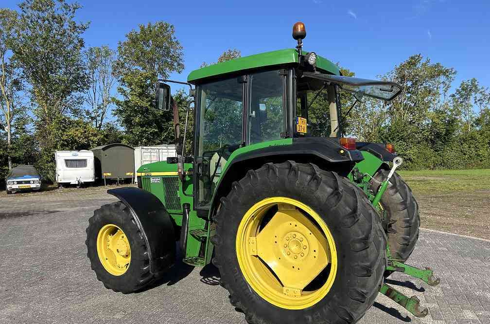 John Deere 6210 - Traktor: bilde 2 John Deere 6210 - Traktor: bilde 2