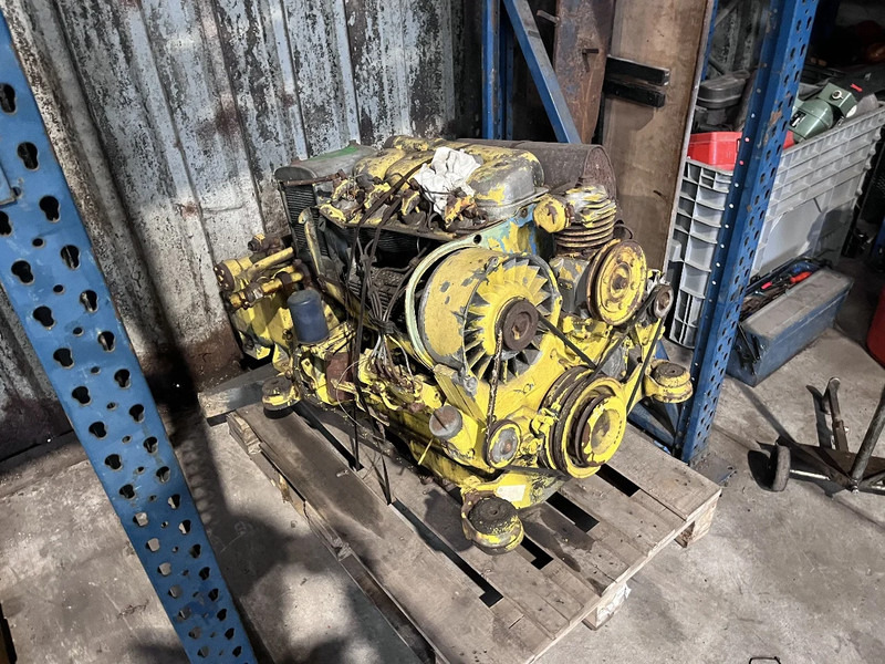 Deutz F4L912 - Motor: bilde 2 Deutz F4L912 - Motor: bilde 2