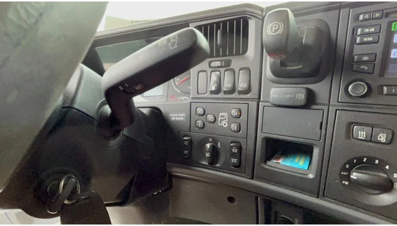 Scania R560 V8 Scania R560 V8 Manual 6x2 Boogie lift - Trekkvogn: bilde 3 Scania R560 V8 Scania R560 V8 Manual 6x2 Boogie lift - Trekkvogn: bilde 3