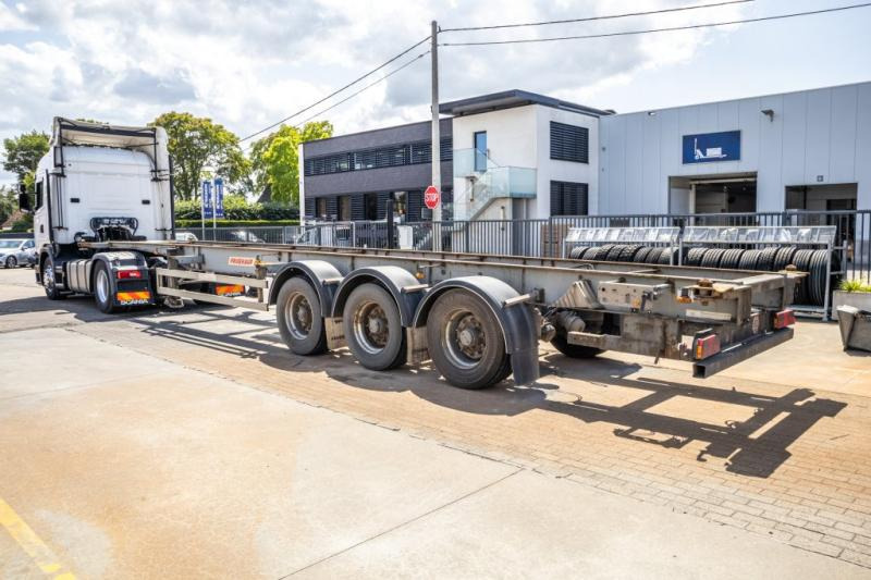 Fruehauf CONTAINERCHASSIS 40' - Container-transport/ Vekselflak semitrailer: bilde 1 Fruehauf CONTAINERCHASSIS 40' - Container-transport/ Vekselflak semitrailer: bilde 1