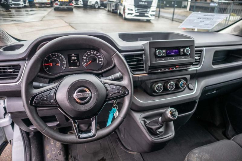 Interior photo 1: Små varebil Nissan Primastar