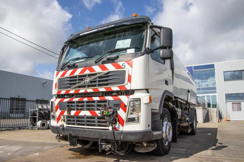 Volvo FM 340 - BUCHER SCHÖRLING 8000 - Feiebil: bilde 2 Volvo FM 340 - BUCHER SCHÖRLING 8000 - Feiebil: bilde 2