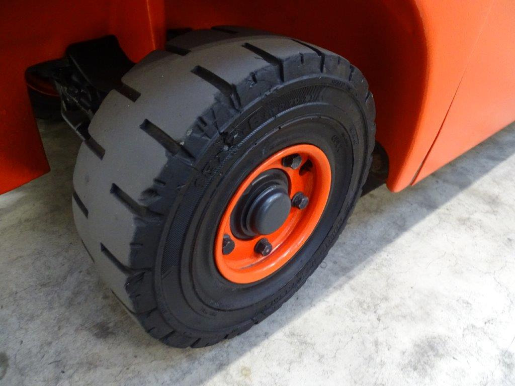 Linde H18D-01 - TRIPLEX - Dieseltruck: bilde 2 Linde H18D-01 - TRIPLEX - Dieseltruck: bilde 2