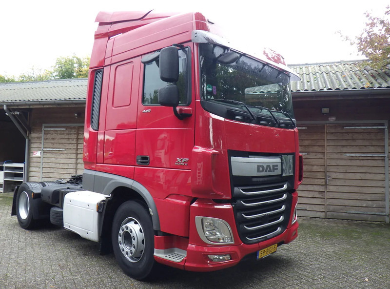 DAF XF 440 8 Tons vooras / Standairco / Standkachel - Trekkvogn: bilde 2 DAF XF 440 8 Tons vooras / Standairco / Standkachel - Trekkvogn: bilde 2