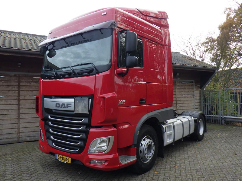 DAF XF 440 NEW TACHO / Holland Truck / 8 Tons vooras / Standairco / Standkachel - Trekkvogn: bilde 1 DAF XF 440 NEW TACHO / Holland Truck / 8 Tons vooras / Standairco / Standkachel - Trekkvogn: bilde 1