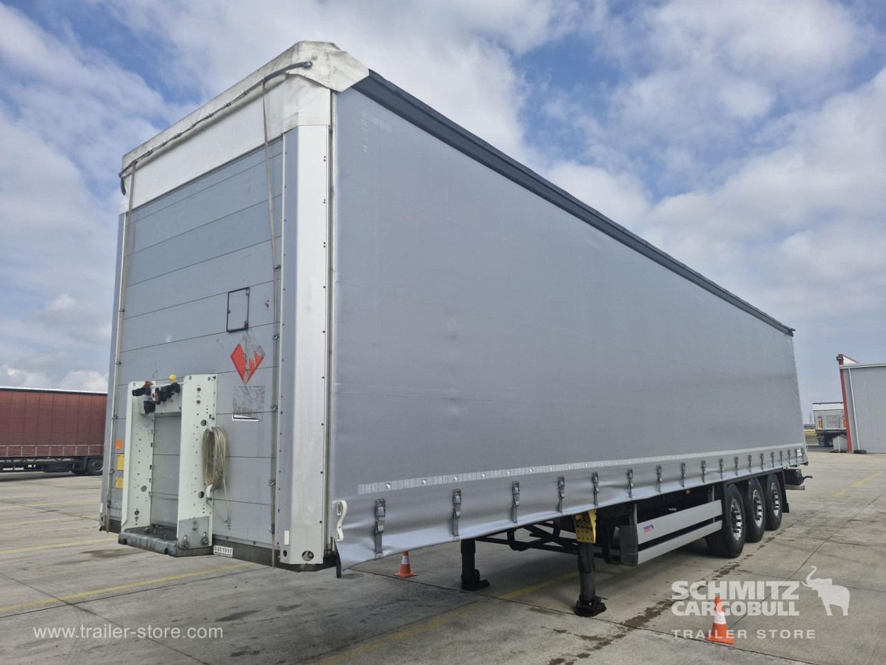 SCHMITZ Curtainsider Standard - Gardintrailer: bilde 1 SCHMITZ Curtainsider Standard - Gardintrailer: bilde 1
