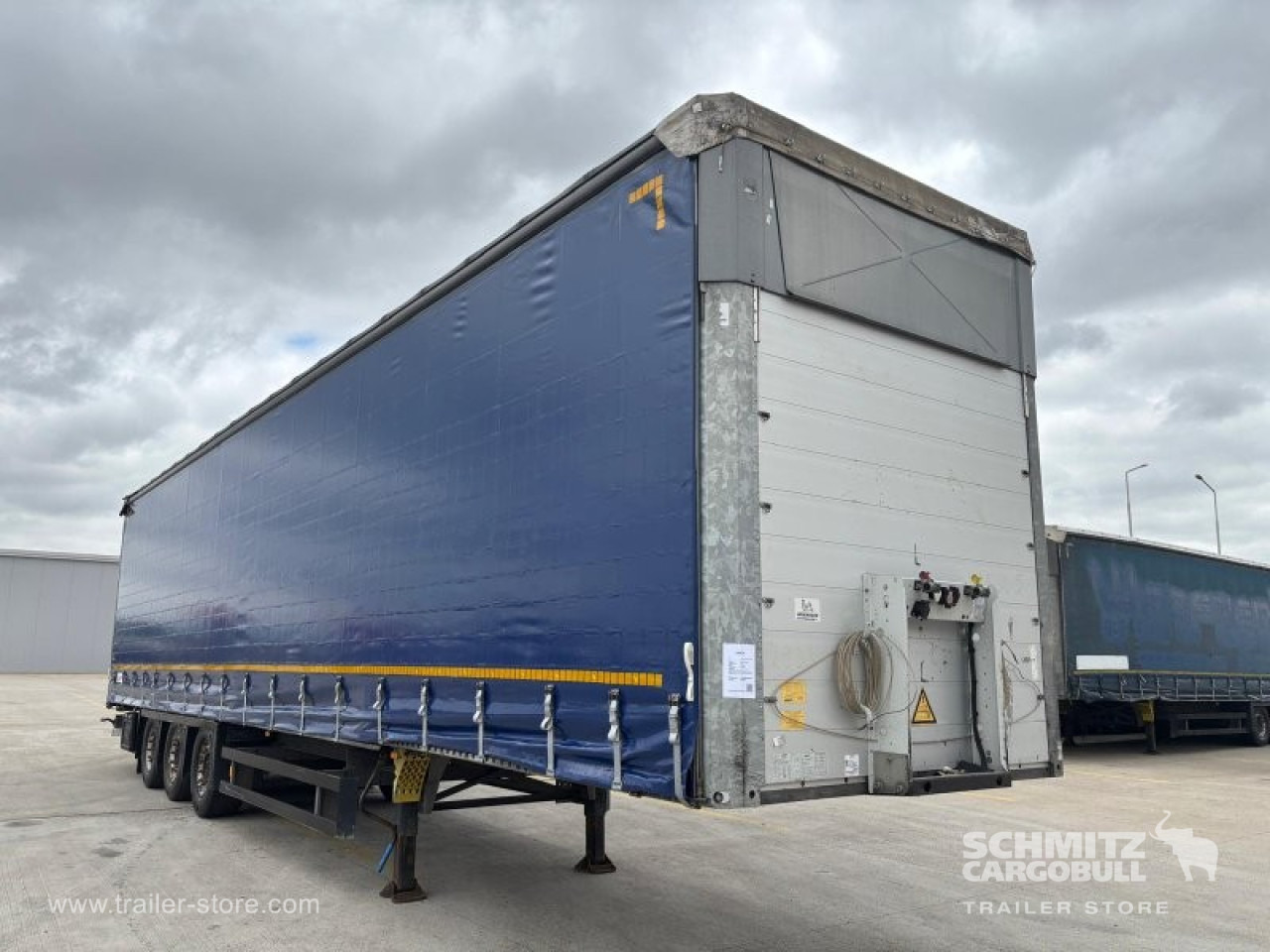 SCHMITZ Curtainsider Varios - Gardintrailer: bilde 3 SCHMITZ Curtainsider Varios - Gardintrailer: bilde 3
