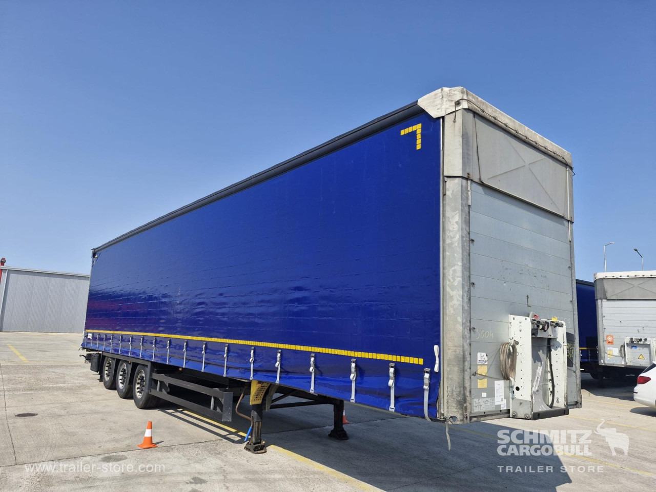 SCHMITZ Curtainsider Varios - Gardintrailer: bilde 1 SCHMITZ Curtainsider Varios - Gardintrailer: bilde 1