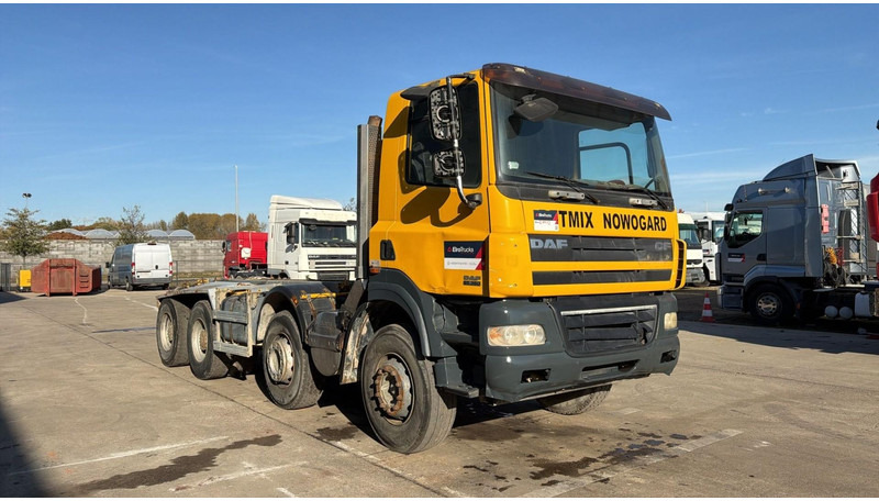 DAF CF 85.360 (BOITE MANUELLE / MANUAL GEARBOX / BIG HUB / GRAND PONT / LAMES / 8X4) - Chassis lastebil: bilde 3 DAF CF 85.360 (BOITE MANUELLE / MANUAL GEARBOX / BIG HUB / GRAND PONT / LAMES / 8X4) - Chassis lastebil: bilde 3