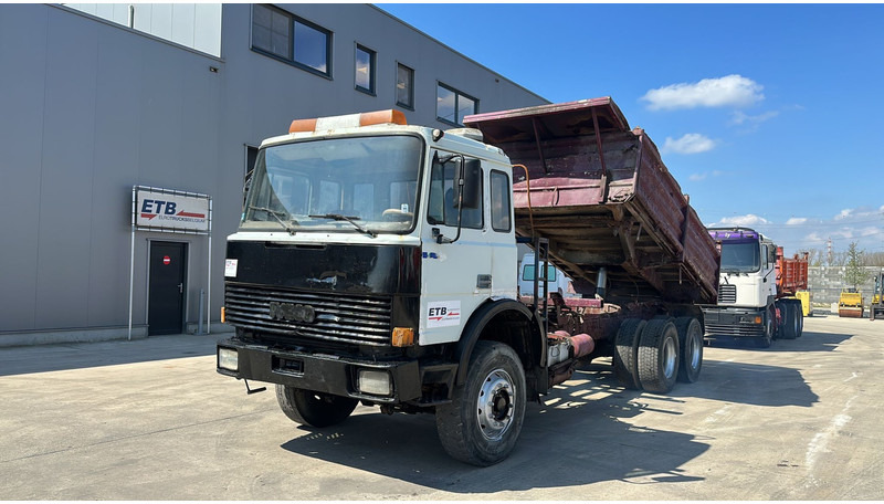 Iveco MAGIRUS 260 - 34 (LIVRAISON GRATUITE AU PORT D'ANVERS / POMPE MANUELLE) - Tippbil: bilde 1 Iveco MAGIRUS 260 - 34 (LIVRAISON GRATUITE AU PORT D'ANVERS / POMPE MANUELLE) - Tippbil: bilde 1