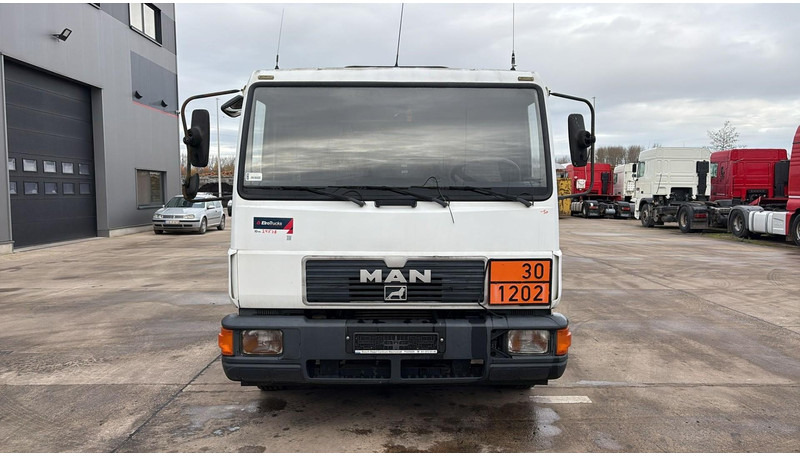 MAN 10.153 (7500L / FULL STEEL / LAMES / BOITE MANUELLE / MANUAL GEARBOX) - Tankbil: bilde 5 MAN 10.153 (7500L / FULL STEEL / LAMES / BOITE MANUELLE / MANUAL GEARBOX) - Tankbil: bilde 5