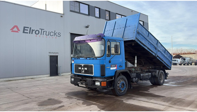 MAN 17.232 (6 CYLINDER / MANUAL PUMP / PÖMPE MANUELLE) - Tippbil: bilde 1 MAN 17.232 (6 CYLINDER / MANUAL PUMP / PÖMPE MANUELLE) - Tippbil: bilde 1