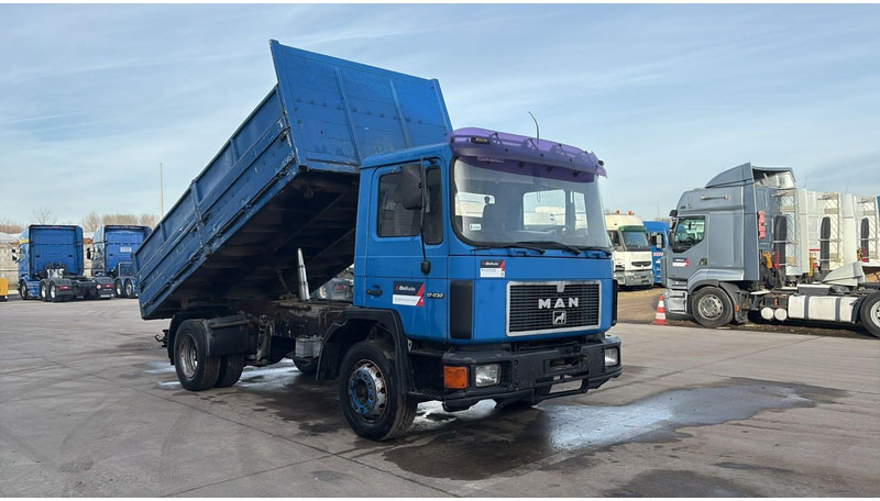 MAN 17.232 (6 CYLINDER / MANUAL PUMP / PÖMPE MANUELLE) - Tippbil: bilde 5 MAN 17.232 (6 CYLINDER / MANUAL PUMP / PÖMPE MANUELLE) - Tippbil: bilde 5