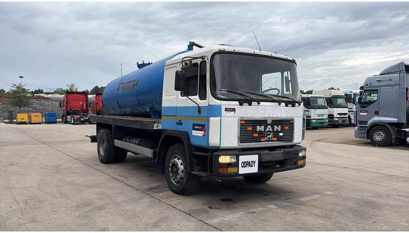MAN 18.232 (MANUAL PUMP / POMPE MANUELLE / 11.000L) - Vakuum lastebil: bilde 3 MAN 18.232 (MANUAL PUMP / POMPE MANUELLE / 11.000L) - Vakuum lastebil: bilde 3