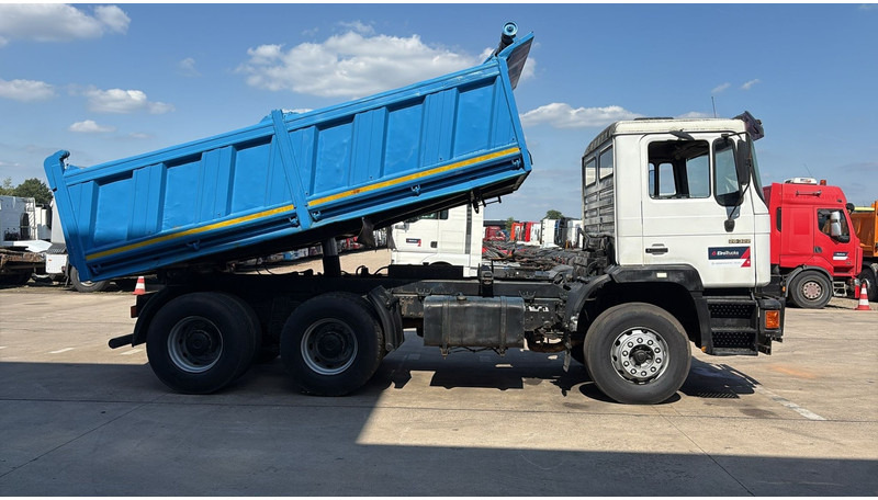 MAN 26.322 (MANUAL PUMP / POMPE MANUELLE / LAMES / GRAND PONT / BIG AXLE) - Tippbil: bilde 4 MAN 26.322 (MANUAL PUMP / POMPE MANUELLE / LAMES / GRAND PONT / BIG AXLE) - Tippbil: bilde 4