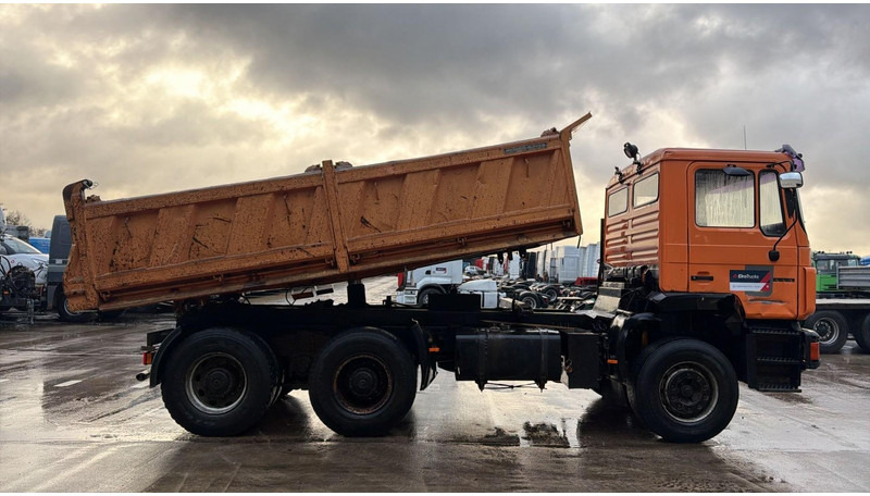 MAN 27.322 (MANUAL PUMP / POMPE MANUELLE / LAMES / GRAND PONT / STEEL SUSP. / BIG AXLE) - Tippbil: bilde 3 MAN 27.322 (MANUAL PUMP / POMPE MANUELLE / LAMES / GRAND PONT / STEEL SUSP. / BIG AXLE) - Tippbil: bilde 3