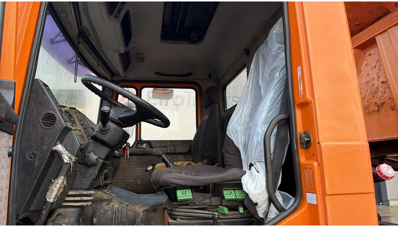 Leie MAN 27.322 (MANUAL PUMP / POMPE MANUELLE / LAMES / GRAND PONT / STEEL SUSP. / BIG AXLE) MAN 27.322 (MANUAL PUMP / POMPE MANUELLE / LAMES / GRAND PONT / STEEL SUSP. / BIG AXLE): bilde 13