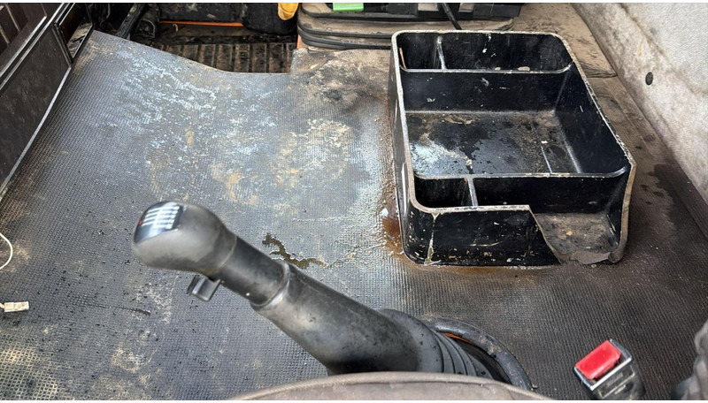 Leie MAN 27.322 (MANUAL PUMP / POMPE MANUELLE / LAMES / GRAND PONT / STEEL SUSP. / BIG AXLE) MAN 27.322 (MANUAL PUMP / POMPE MANUELLE / LAMES / GRAND PONT / STEEL SUSP. / BIG AXLE): bilde 17