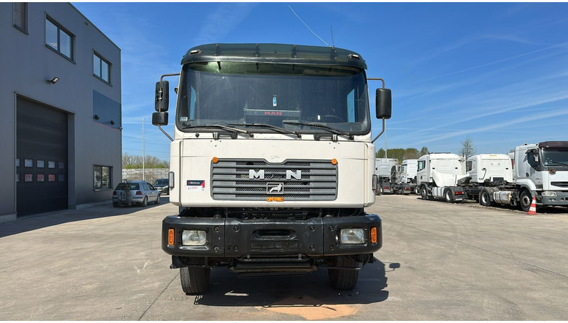 MAN 33.464 (6 CYLINDER / EURO 2 / SEMI MANUAL PUMP / BIG AXLE / STEEL SUSP. / LAMES) - Chassis lastebil: bilde 2 MAN 33.464 (6 CYLINDER / EURO 2 / SEMI MANUAL PUMP / BIG AXLE / STEEL SUSP. / LAMES) - Chassis lastebil: bilde 2
