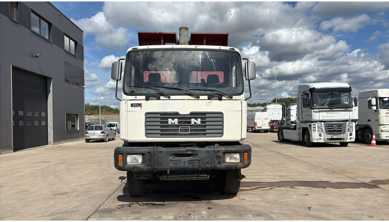 MAN 35.372 (MANUAL PUMP / 6 CYLINDER / BIG AXLE / STEEL SUSP.) - Tippbil: bilde 4 MAN 35.372 (MANUAL PUMP / 6 CYLINDER / BIG AXLE / STEEL SUSP.) - Tippbil: bilde 4