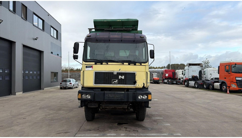 MAN 35.402 (8X8 / BIG AXLES / GRAND PONT / LAMES / STEEL SUSP. / 6 CYLINDER) - Tippbil: bilde 2 MAN 35.402 (8X8 / BIG AXLES / GRAND PONT / LAMES / STEEL SUSP. / 6 CYLINDER) - Tippbil: bilde 2