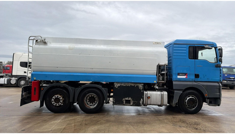 MAN TGA 26.360 (POMPE MANUELLE / 17000L / MANUAL PUMP / MANUAL GEARBOX / BOITE MANUELLE) - Tankbil: bilde 3 MAN TGA 26.360 (POMPE MANUELLE / 17000L / MANUAL PUMP / MANUAL GEARBOX / BOITE MANUELLE) - Tankbil: bilde 3