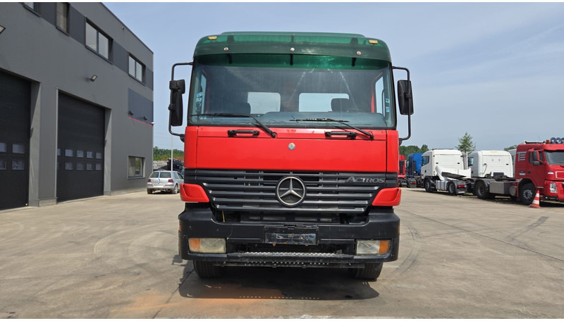 Mercedes-Benz ACTROS 2640 (EPS / 3 PEDALES / V6 / LAMES / GRAND PONT / EURO 2 / SEMI-AUTO) - Chassis lastebil: bilde 2 Mercedes-Benz ACTROS 2640 (EPS / 3 PEDALES / V6 / LAMES / GRAND PONT / EURO 2 / SEMI-AUTO) - Chassis lastebil: bilde 2