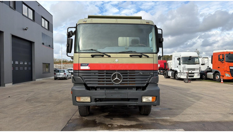 Mercedes-Benz Actros 3235 (EPS / LAMES / GRAND PONT / STEEL SUSP. / 3 PEDALES / MP1) - Tippbil: bilde 2 Mercedes-Benz Actros 3235 (EPS / LAMES / GRAND PONT / STEEL SUSP. / 3 PEDALES / MP1) - Tippbil: bilde 2