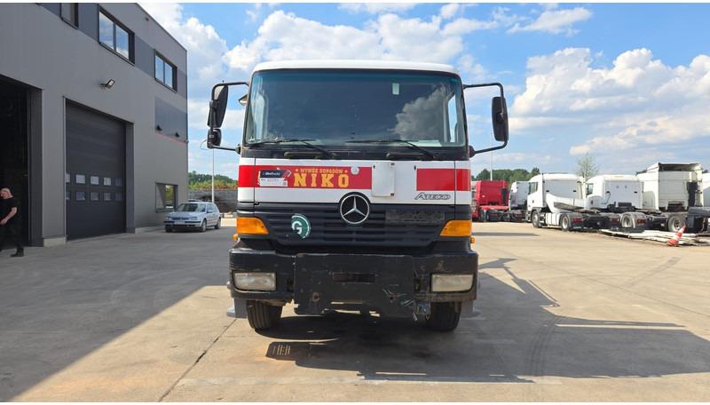 Mercedes-Benz Atego 1823 (BIG AXLE / STEEL SUSP. / LAMES / BOITE MANUELLE / MANUAL GETRIEBE) - Container-transport/ Vekselflak lastebil: bilde 2 Mercedes-Benz Atego 1823 (BIG AXLE / STEEL SUSP. / LAMES / BOITE MANUELLE / MANUAL GETRIEBE) - Container-transport/ Vekselflak lastebil: bilde 2
