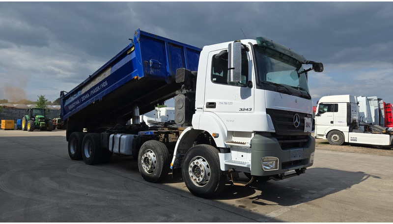 Mercedes-Benz Axor 3243 (BOITE MANUELLE / MANUAL GEARBOX / LAMES / 8X4 / MANUAL GETRIEBE) - Tippbil: bilde 4 Mercedes-Benz Axor 3243 (BOITE MANUELLE / MANUAL GEARBOX / LAMES / 8X4 / MANUAL GETRIEBE) - Tippbil: bilde 4
