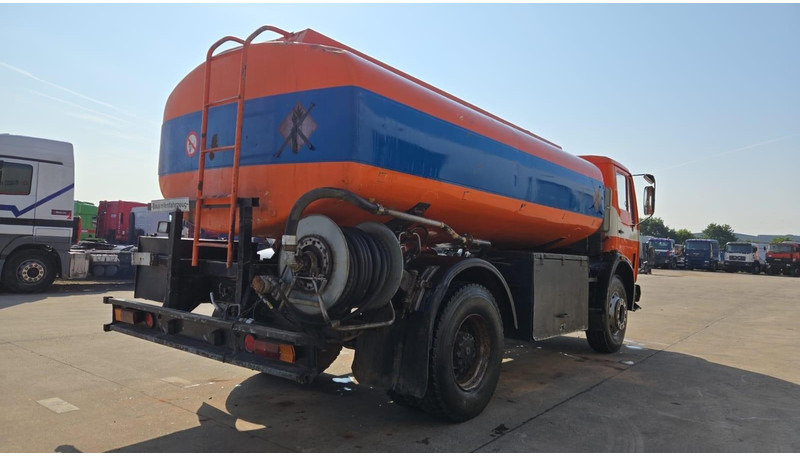 Mercedes-Benz SK 1619 (12.400L / GERMAN TRUCK / CAMION ALLEMAGNE / LAMES / GRAND PONT / V6) - Tankbil: bilde 5 Mercedes-Benz SK 1619 (12.400L / GERMAN TRUCK / CAMION ALLEMAGNE / LAMES / GRAND PONT / V6) - Tankbil: bilde 5