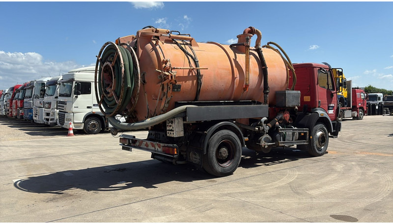 Mercedes-Benz SK 1824 (11.000 L VACUUM / HYDROCUREUR / V6 / BOITE MANUELLE) - Vakuum lastebil: bilde 4 Mercedes-Benz SK 1824 (11.000 L VACUUM / HYDROCUREUR / V6 / BOITE MANUELLE) - Vakuum lastebil: bilde 4