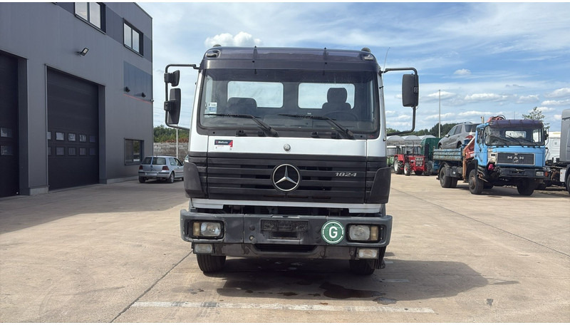 Mercedes-Benz SK 1824 (LAMES / GRAND PONT / BOITE MANUELLE / MANUAL GEARBOX / V6) - Chassis lastebil: bilde 3 Mercedes-Benz SK 1824 (LAMES / GRAND PONT / BOITE MANUELLE / MANUAL GEARBOX / V6) - Chassis lastebil: bilde 3